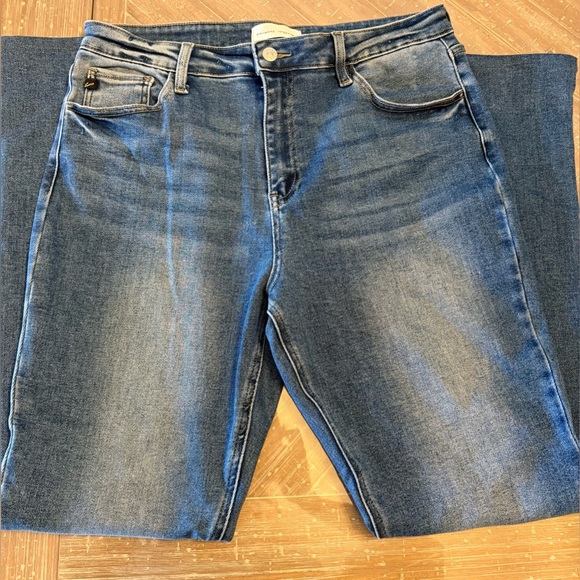 KanCan Essentials Mid Rise Bootcut Jeans Sz 17/32 - Picture 1 of 3